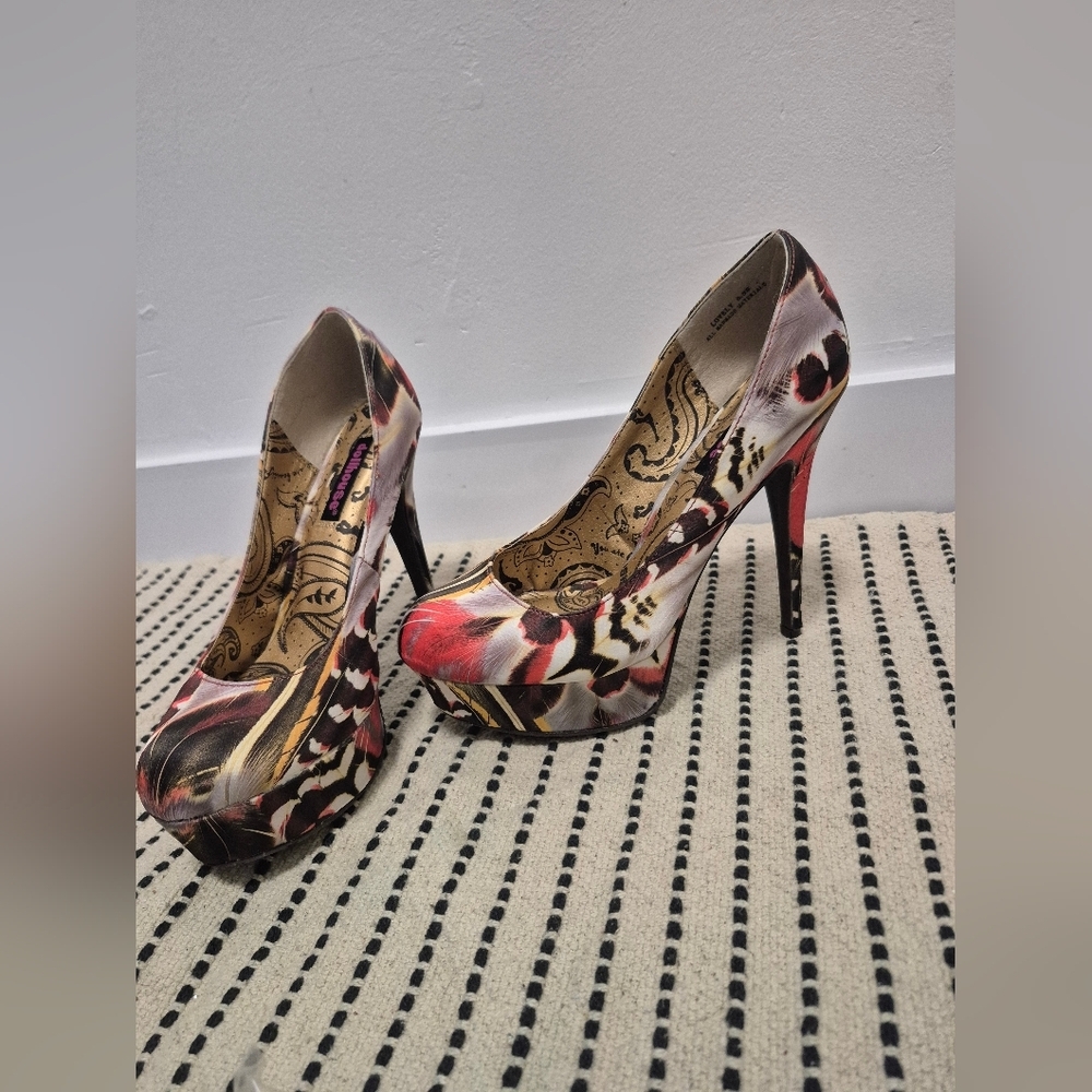 Dollhouse Heels 8.5 NWOT